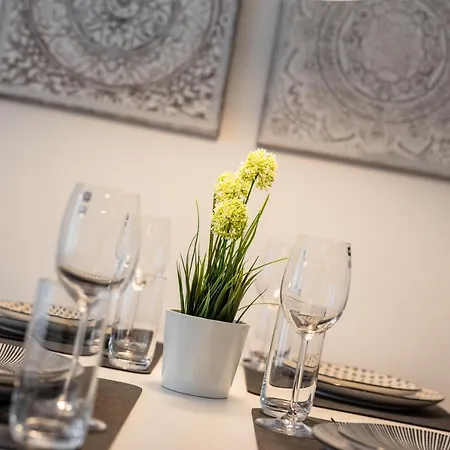 Goethe Palais Charlotte 4p L Lift I Parkplatzi Zentrum I Helios *