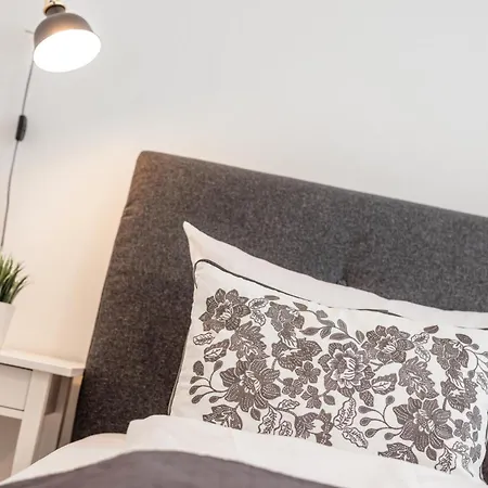 Goethe Palais Charlotte 4p L Lift I Parkplatzi Zentrum I Helios * 奥厄